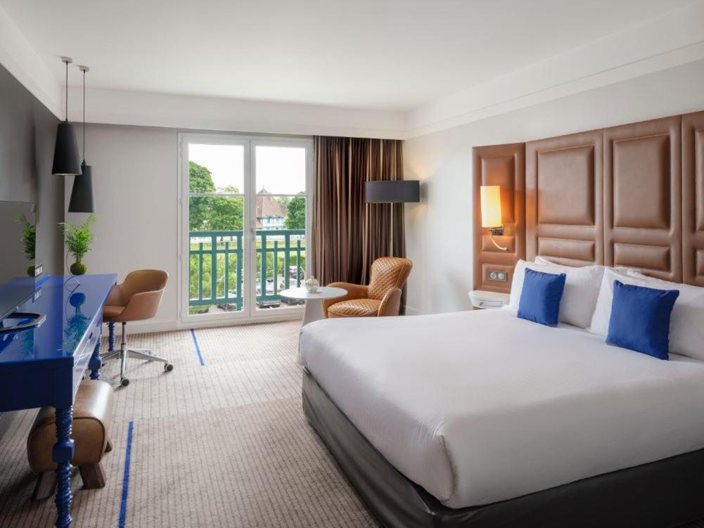 Renaissance Paris Hippodrome De St. Cloud Hotel Рюей Малмезон Екстериор снимка