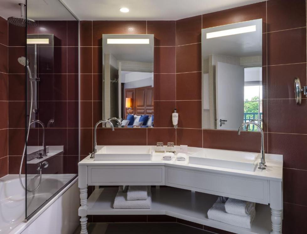 Renaissance Paris Hippodrome De St. Cloud Hotel Рюей Малмезон Екстериор снимка