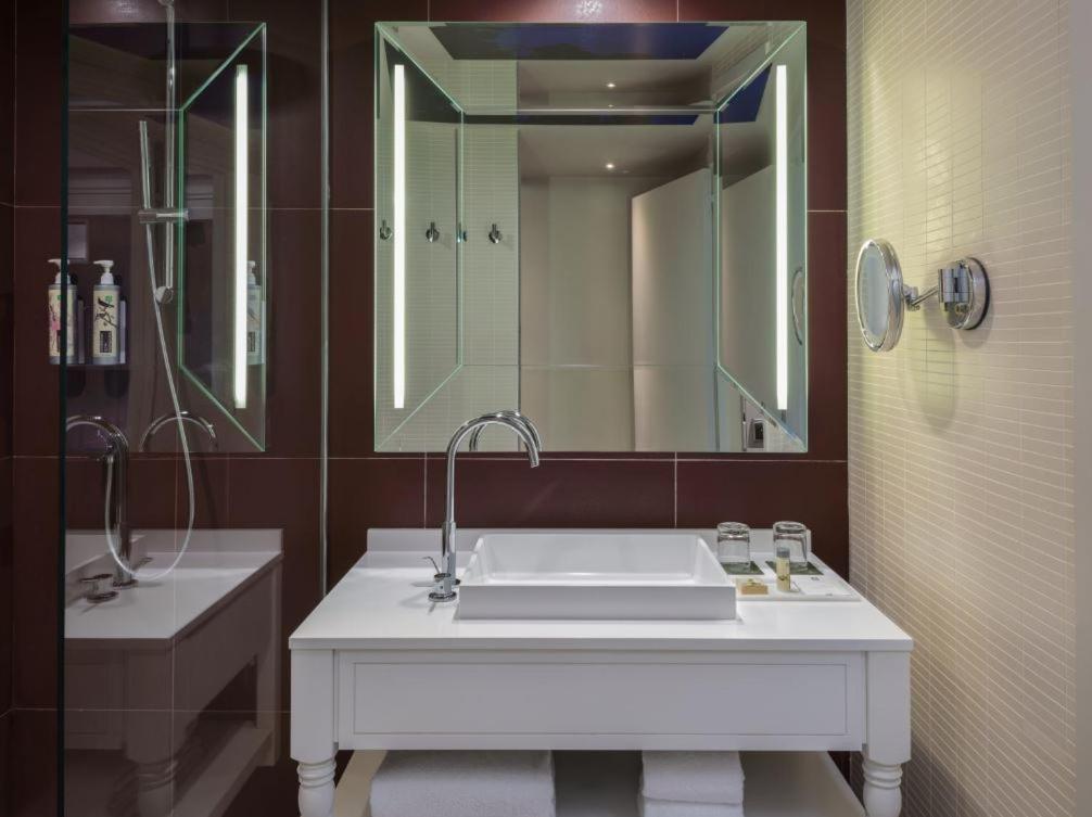 Renaissance Paris Hippodrome De St. Cloud Hotel Рюей Малмезон Екстериор снимка