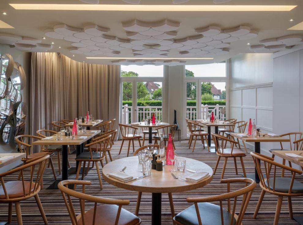 Renaissance Paris Hippodrome De St. Cloud Hotel Рюей Малмезон Екстериор снимка
