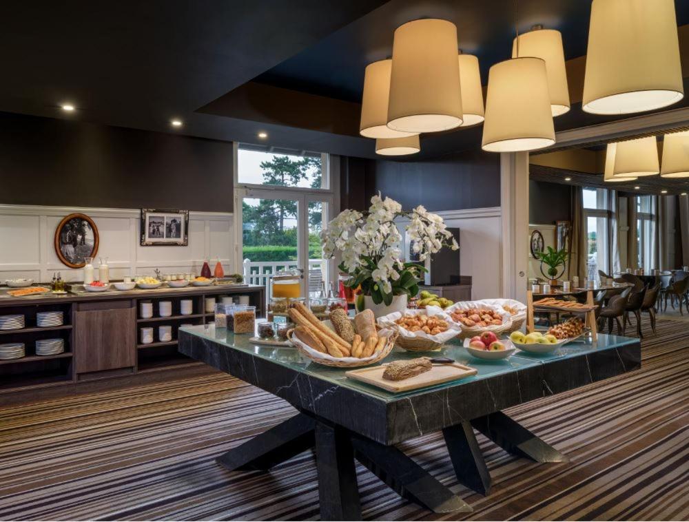 Renaissance Paris Hippodrome De St. Cloud Hotel Рюей Малмезон Екстериор снимка