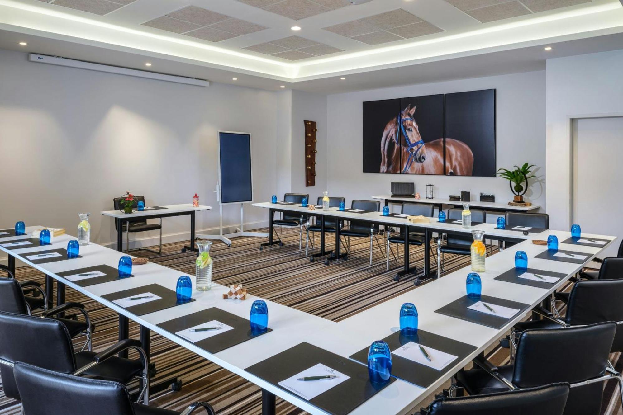 Renaissance Paris Hippodrome De St. Cloud Hotel Рюей Малмезон Екстериор снимка