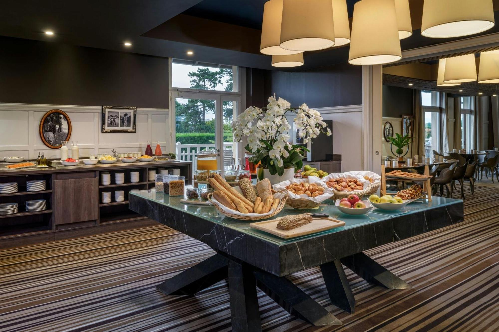 Renaissance Paris Hippodrome De St. Cloud Hotel Рюей Малмезон Екстериор снимка